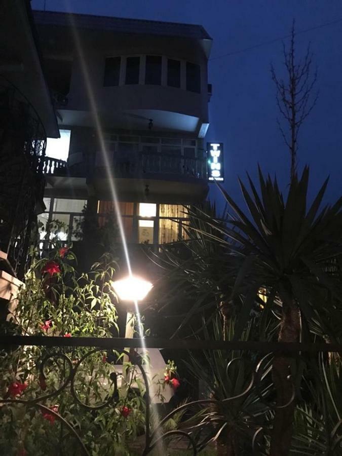 Twins Hotel Kobuleti Exterior foto